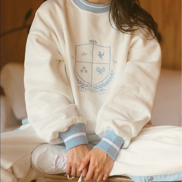 Yellow The Label Coat of Arms Oversized Sweatshirt *NWOT* - Picture 1 of 9